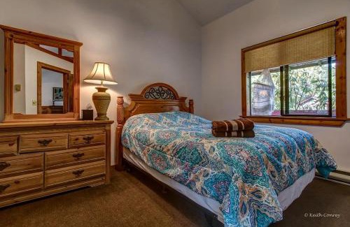 Canadensis House | Private Cabin Rental with Wood-Burning Fireplace in Canadensis, Pennsylvania