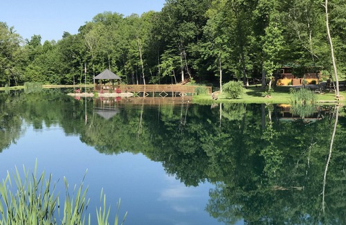 Russell Springs Cabin | Private Catch & Release Lake—Boat Rental Included! Close to Lake Cumberland!