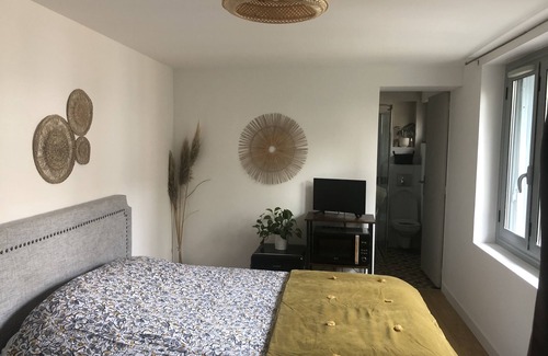 Fontaine Lestang-Bagatelle-Papus-Tabar-Bordelongue Bed & Breakfast | Private chartreuse in Toulouse