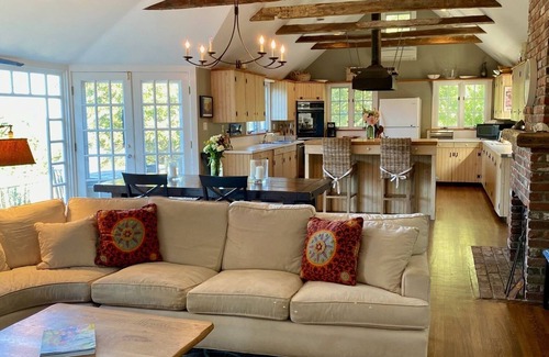 Menemsha House | PRIVATE CHILMARK HOME, 5BR,5 bath, 2 outdoor showers, AC