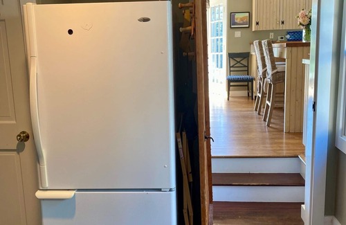 Menemsha House | PRIVATE CHILMARK HOME, 5BR,5 bath, 2 outdoor showers, AC
