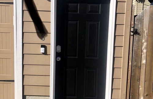 Oregon City Apartment | Private, comfy and cozy apartment in family neighborhood