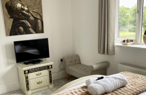 Tamworth House | private cosy bedroom in wonderful Tamworth