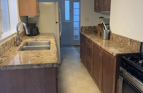 Hollywood Hills Cottage | Private Cottage in the Hollywood Hills - Views of the Hollywood Sign