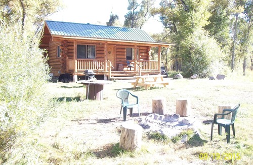 Antonito Cabin | Private cottage on the Conejos river