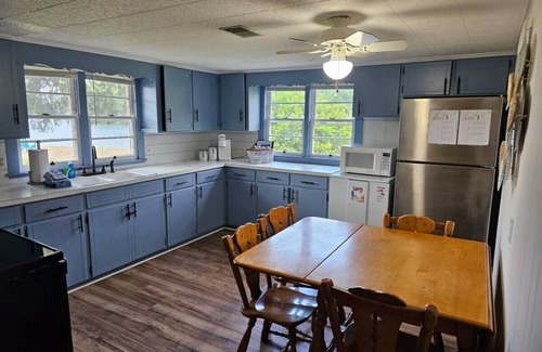 Prosperity Cottage | Private cottage w/a view, Dock, SUPs & Kayaks