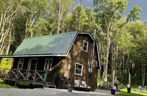 Thompson House | Private Cottage with Hot Tub in the Woods