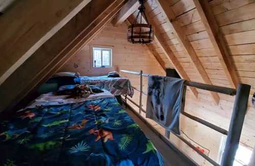 Irondale Cabin | Private Cozy Bunkie