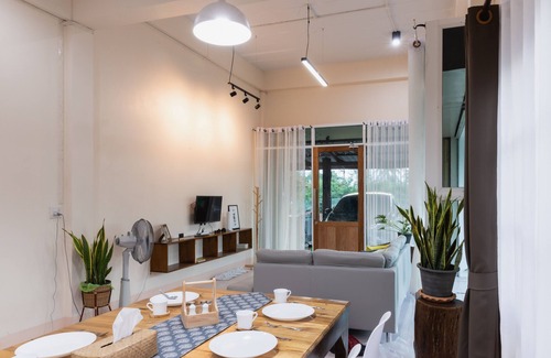 Khuan Khanun House | Private cozy family house, paddy field scenery