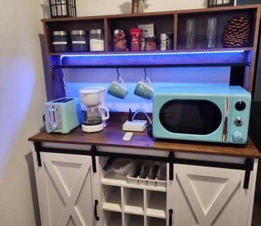 San Antonio Apartment | Private Cozy Room and Bathroom in Home near Seaworld Riverwalk and AFB