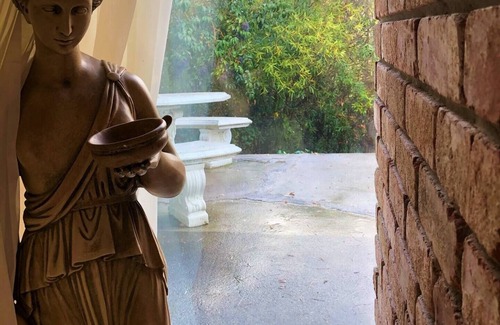 Monte Sereno Apartment | Private Cozy suite in Los Gatos -Saratoga walking distance to downtown.