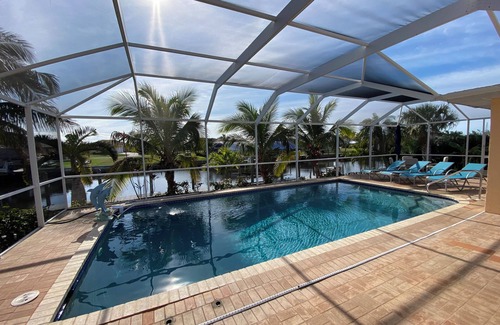 Edgewater House | Private Dock & Heated Pool. No Bridges! 10% Off Weekly & Monthly. Pet Friendly.