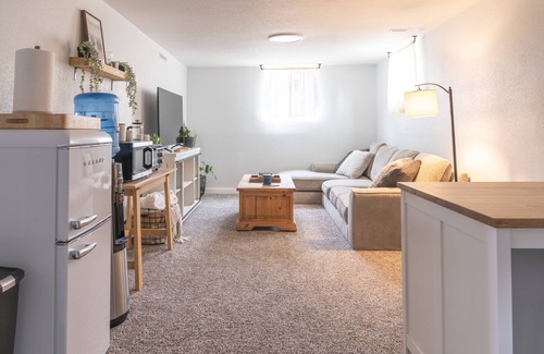 East Colorado Springs House | Private, Dog-friendly Suite w/Hot Tub near Downtown COS