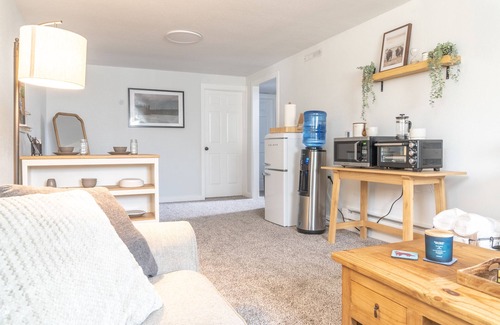 East Colorado Springs House | Private, Dog-friendly Suite w/Hot Tub near Downtown COS