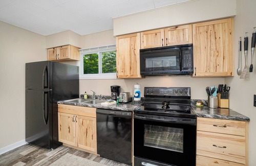 Bear Lake House | Private dog-friendly hideaway w/Free WiFi & firepit - close to Crystal Mountain