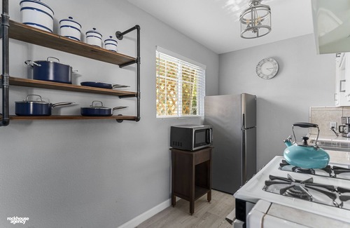 Riviera - Westchester Apartment | Private Downtown Guesthouse-Westchester Retreat