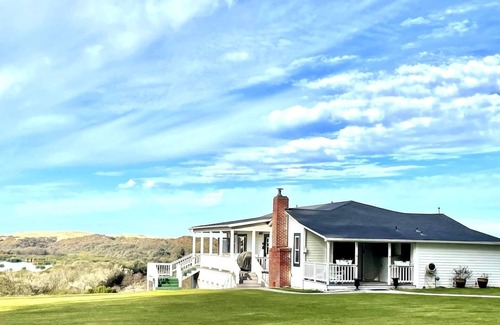 Callender Cottage | Private Dunes & Lake Views-Pismo Beach Retreat