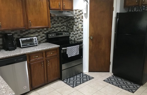Southeast Houston House | Private Duplex #1 - Houston Hobby/ClearLake/Galveston/Pasadena/Downtown
