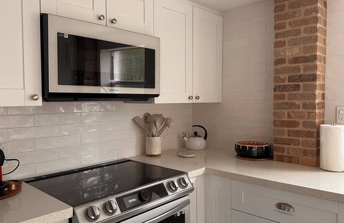 Allapattah Apartment | Private duplex (first floor) centrally located to beaches and the city of Miami.