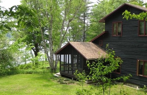 Lower Waterford Cabin | Private Elegant Waterfront Home, 4 Acres, Views! Fam Friendly!