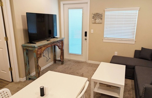 Cypress Gardens Apartment | Private Entrance 1 Bd 1.5 Bath Guest Suite in Cypress Gardens near Legoland