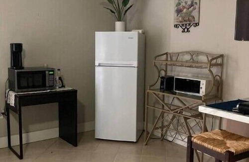Port Saint Lucie Apartment | Private entrance to a quite studion