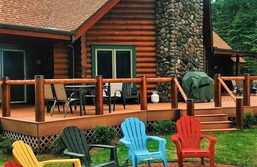 St Germain Cabin | Private Executive Lakefront Log Cabin Lodge overlooking Little St. Germain Lake