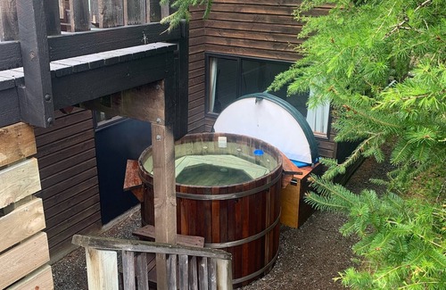 Hanmer Springs House | Private fabulous views including woodland reserve - Private Cedar Hot Tub