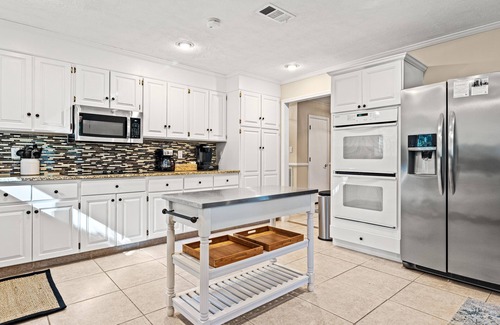 Lawton Woods House | Private Fenced in Pool ~ Pet Friendly ~ 1 Cotton Lane