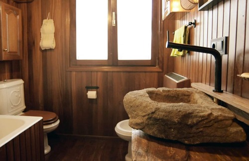 Puebla del Caraminal Cottage | Private forest with natural pools