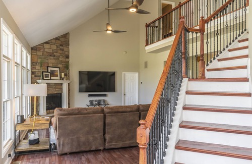Lexington House | Private Gated 3 Acre Estate with Fishing Pond