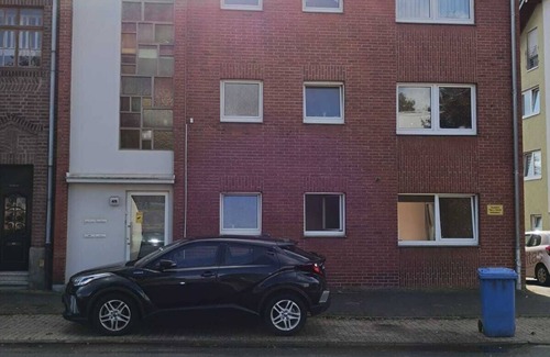 Rhein-Erft-Kreis District Apartment | Private guest room for travelers & business people with good rail connections
