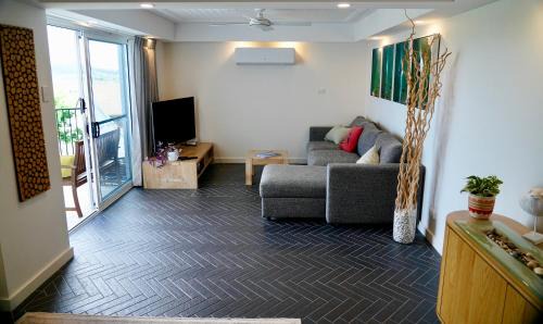 Currumbin Waters Bed & Breakfast | Private Guest Suite Currumbin Waters