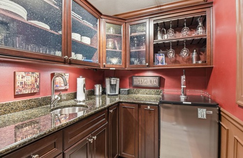 Market House | Private Guest Suite in Beautiful Kirkland, West of Market neighborhood.