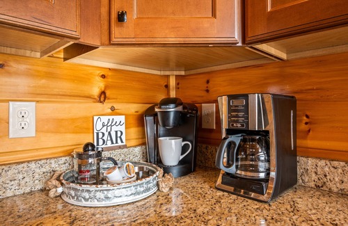 Gatlinburg - Pigeon Forge Cabin | Private Heated Indoor Pool/Theater/2 Game Rms/Views/Close To Everything!