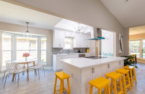 Richardson House | Private Heated Large Pool and Spa, Grill, Dart, Games, Cornhole, Foosball