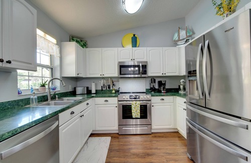 Homosassa House | Private Heated Pool: Sunny Homosassa Stay!