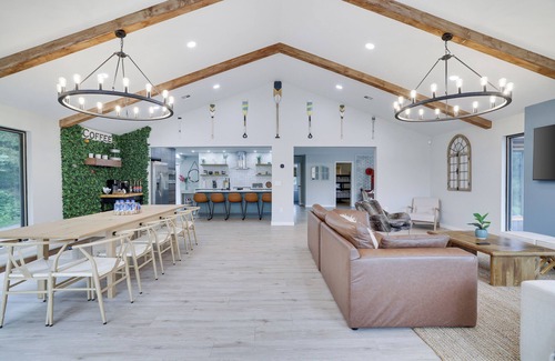 Union Dale Ski Chalet | Private Heated POOL Lakeview HotTub Movie Theater Games