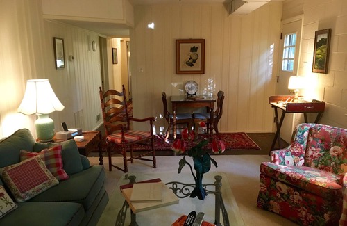 Boonsboro Apartment | Private Hillside Terrace Apartment with Stone Patio Overlooking Woods