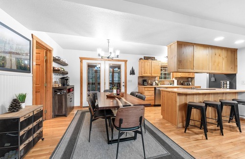 Branson West Cabin | Private Hot Tub & Hammocks. 2 Resort Pools + Golf! Playgrounds & Sports Courts!