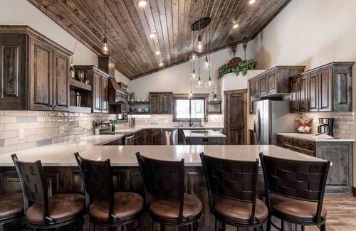 Island Park Cabin | Private Hot Tub | Luxury Cabin in the Mountains | Minutes to Yellowstone