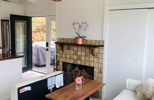 Mira Monte House | Private Hot Tub w/Sunset Views, New Remodel, Fireplace/Firepit & Pet Friendly!