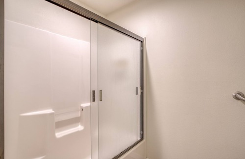 Century West Hotel | Private, Hotel Style Suite in Bend. River Ridge 603B