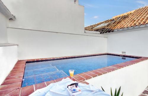 Distrito Sur House | Private House PRIVATE POOL Private Andalusian Courtyard BBQ Near Historic Center