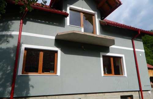 Sita Buzaului House | Private House set on the outskirts of Intosura Buzaului