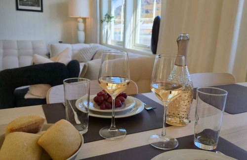 Nordkapp House | Private house with jacuzzi in the fishing village near by North Cape