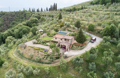 Castiglion Fiorentino Villa | Private infinity pool providing outstanding views, 2BR with en suite bathrooms