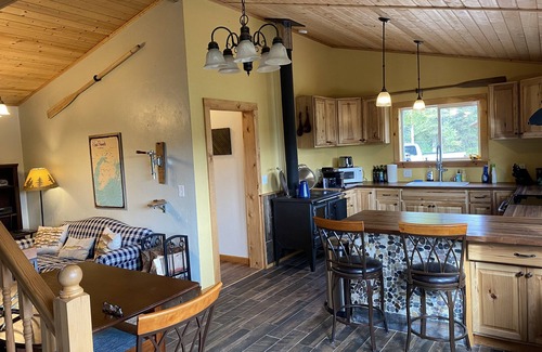 Cohoe House | Private Kasilof RiverFront Property (Deluxe)