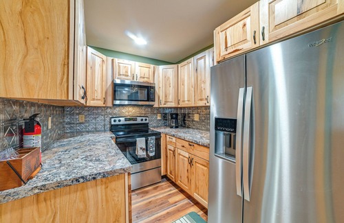 Clay Cabin | Private Lake & Dock: Log Cabin, 2 Mi to Clay!