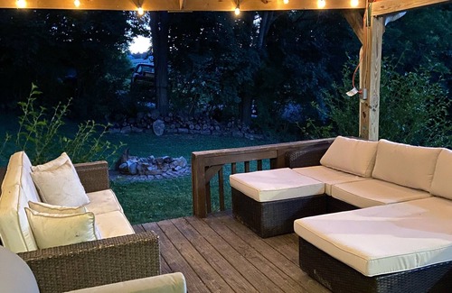 Crittenden House | Private lake house getaway between ark encounter and creation museum!
